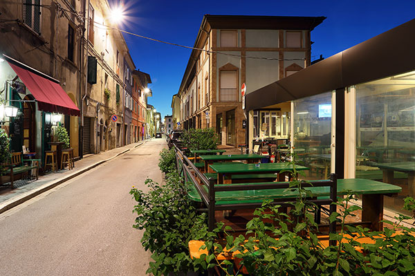 Chimney Pub Pontedera birreria paninoteca piatti unici stuzzicheria